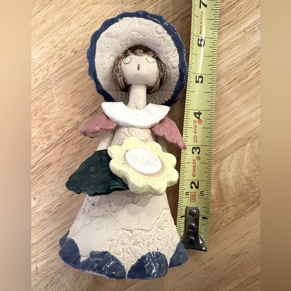 VTG🌻Handmade Ceramic Doll Girl w/Long hair holding a beautiful yellow🌻flower - Picture 5 of 9